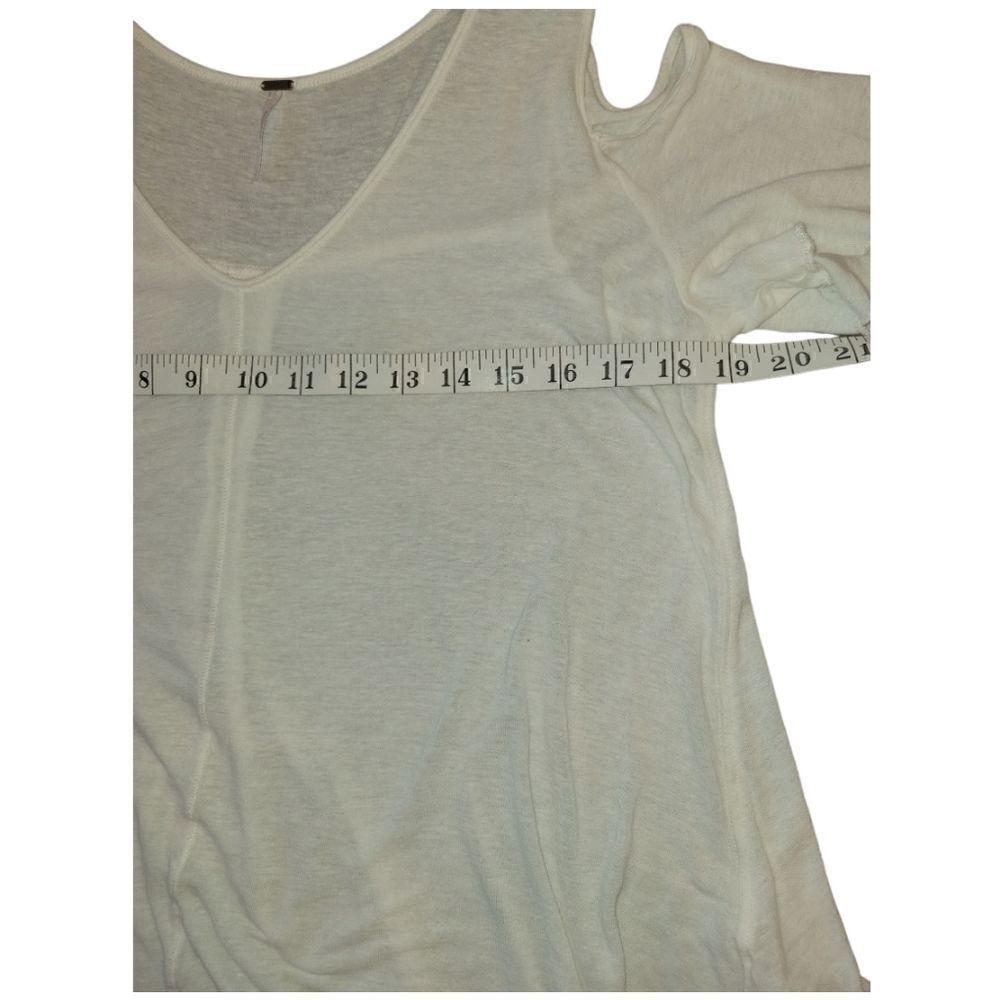 FREE PEOPLE Linen Blend Off White Bittersweet Cold Shoulder Tee Top S - Picture 8 of 13
